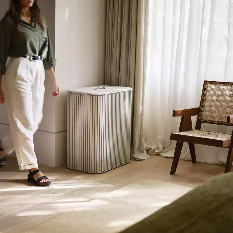Cesto per la separazione della biancheria Tota Luxe 90L in bambù e tessuto ecru