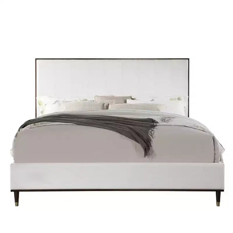 Letto matrimoniale 64,25" Carena, tessuto grigio chiaro, finitura bianco-marrone, testiera imbottita, struttura in legno, richiede box spring